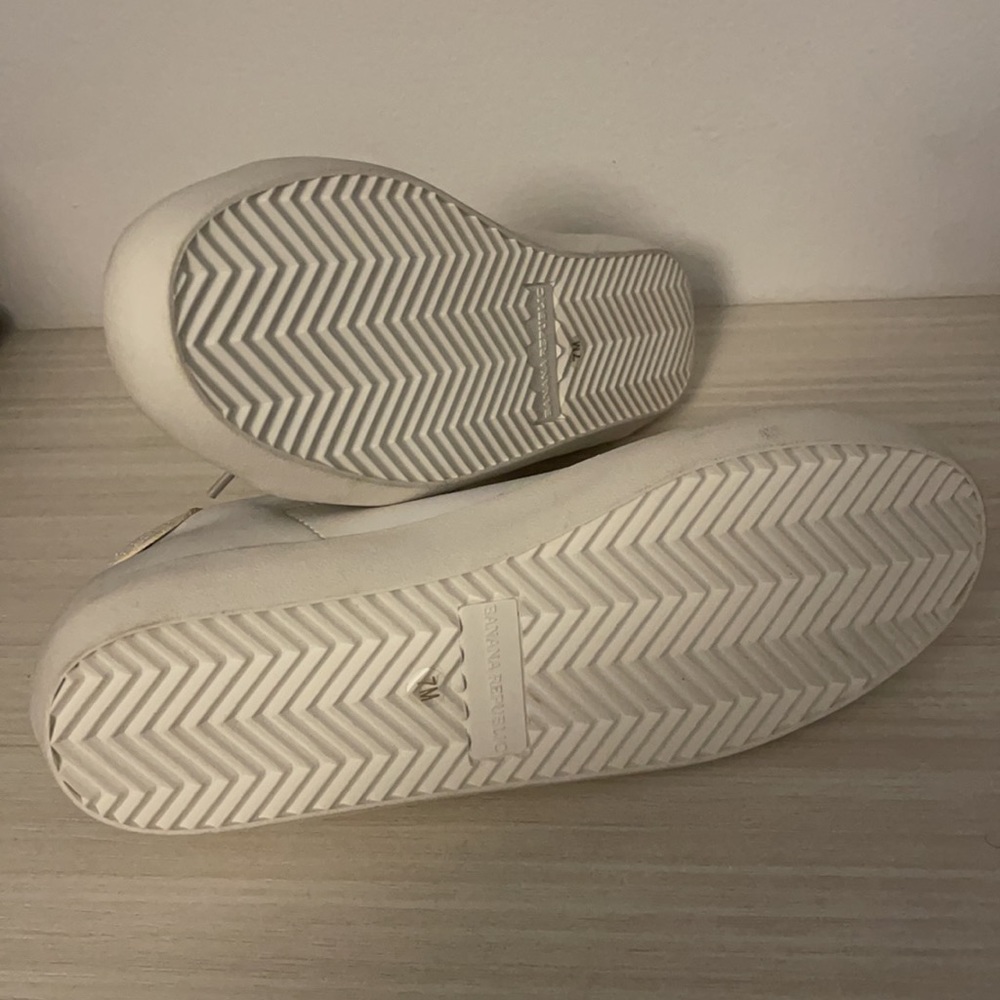 Banana Republic White Women’s Sneakers - Picture 5 of 5